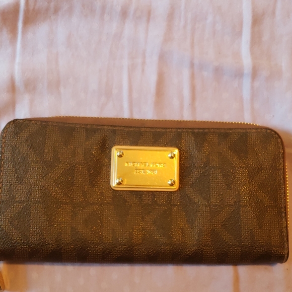 Michael Kors Accessories - Michael Kors Signature Wallet